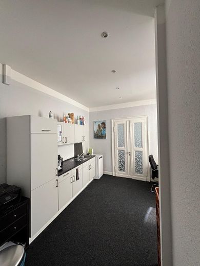 Büroräume im denkmalgeschützten Stilhaus in Duisburg Ruhort – Küche