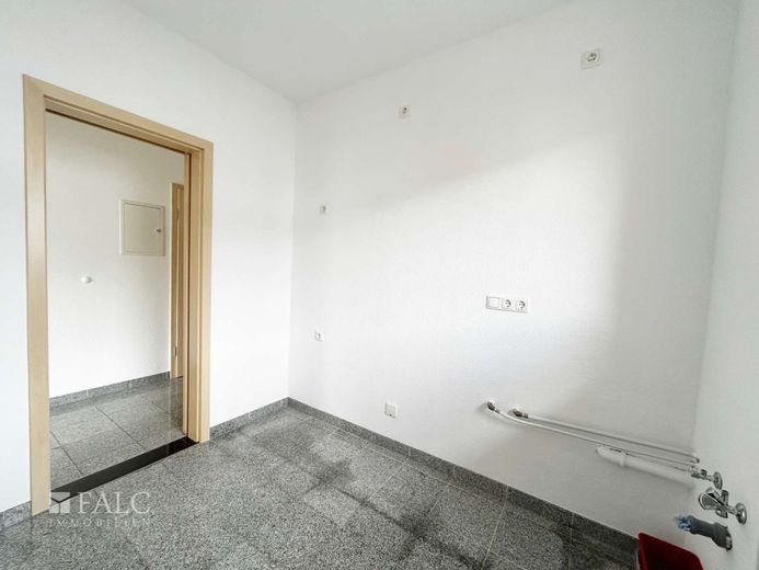 Hochwertig nach KFW Standard saniertes Dreifamilienhaus – OG Küche