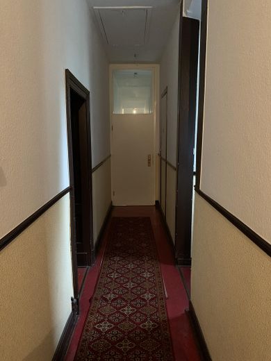 Jugendstil Dachgeschosswohnung mit vier (4,5) Zimmern, 3 Zinnentürmchen, Terasse & Einbauküche in MG – Foto 1