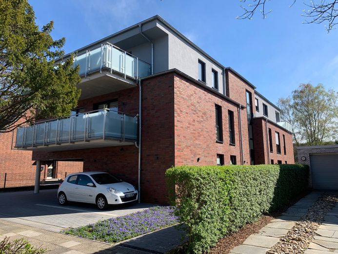 Front-/Seitenansicht