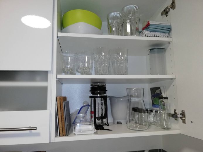 Appartement entièrement équipé, terrasse, jardin, place de stationnement – Ausstattungsbeispiel