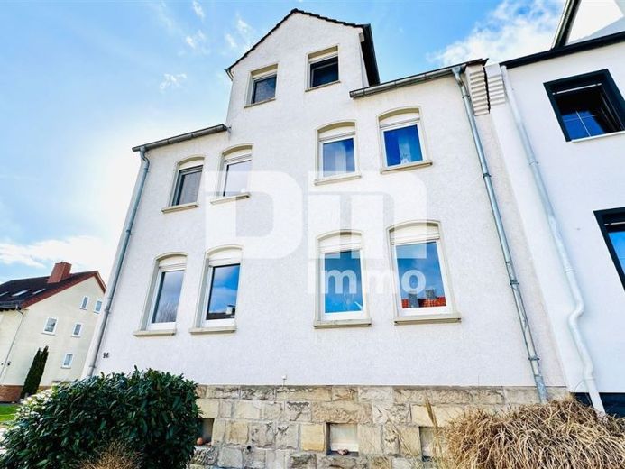 (R)eserviert!Ein- bis Zweifamilienhaus mit 2 Terrassen und Garage – Foto 1