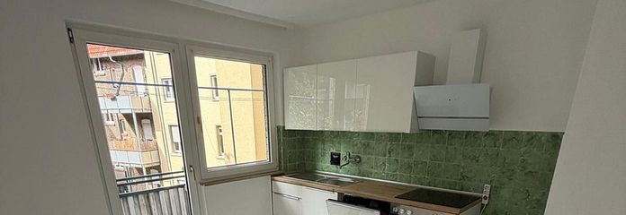 Gerenoveerd 2-kamerappartement met balkon en inbouwkeuken