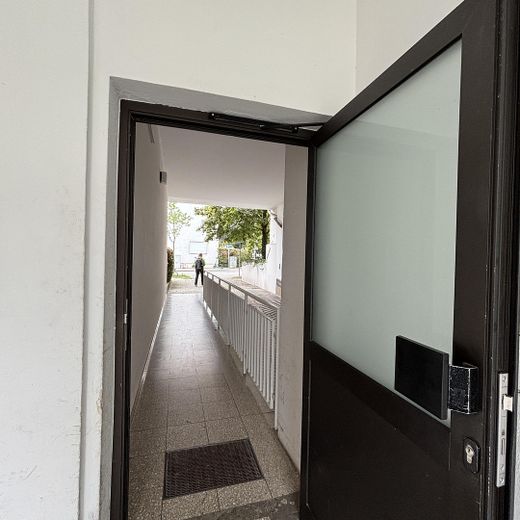 Bella e luminosa appartamento condiviso di 2 locali con balcone esposto a sud in vendita – Foto 13