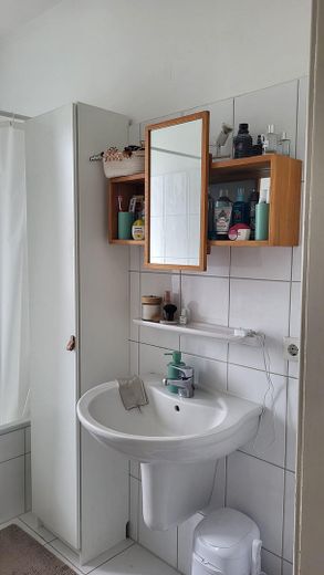 helle 4-Zimmer-Wohnung Nähe Ostpark – Bad