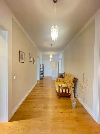 4-Zimmer möblierte Wohnung im Schmargendorf, Gäste WC, Waschraum, Aufzug, Tiefgarage – Flur