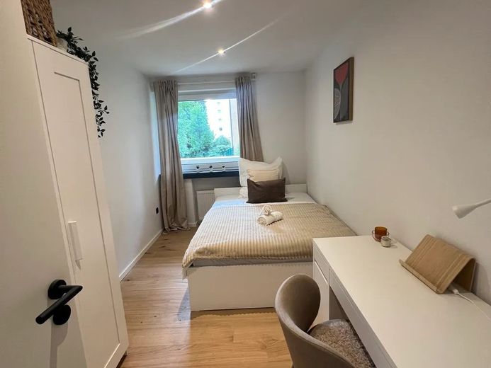 5er WG Neugründung – Zimmer 1