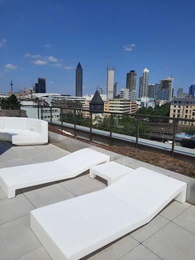 Modernes Apartment im Neubau im Gallusviertel, Monatsweise – Dachterrasse