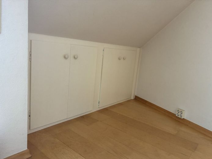 Grüner Ausblick statt grauer Alltag-Erbpacht! – Stauraum in Wohnzimmer und Schlafzimmer