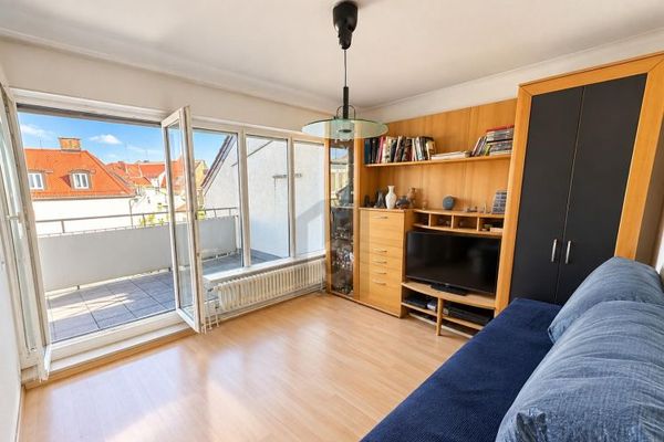 ZENTRAL, HELL, MIT TOP ANBINDUNG