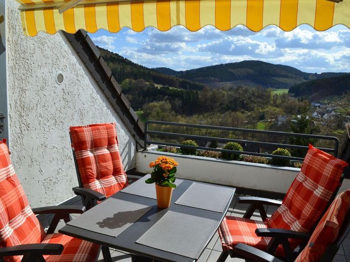 Große Sonnenterrasse 