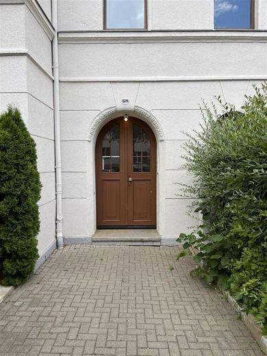 Helle und vermietete Maisonette DG 2-Zi. mit Balkon, Aufzug, Laminat, Wanne und Dusche in Bestlage * – Hausansicht
