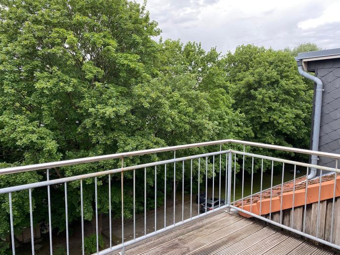 Lichtdurchflutete Dachgeschoßwohnung in Barmbek-Nord mit eigenem Stellplatz – Foto 7