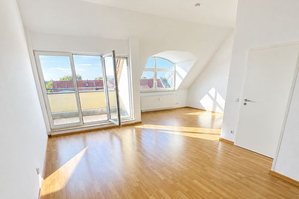 Modern 1-room apartment with balcony, fitted kitchen & step-free access