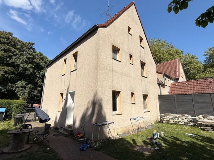 Gelsenkirchen-Buer में निर्माण भूखंड सहित मजबूत 3-इकाई वाला मकान – शांत स्थान और संभावनाएँ! – फोटो 1