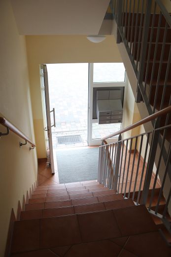 Na sprzedaż dwa przepiękne i centralnie położone mieszkania bezpośrednio nad rzeką Medem – Treppenhaus