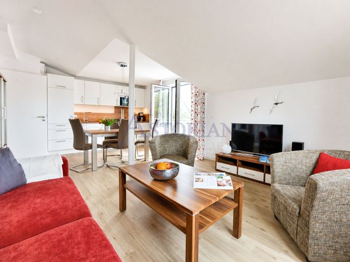 Meerblick-Ferien-Wohnung mit Strandzugang und separater Gästewohnung – Penthouse "Strandkorb"