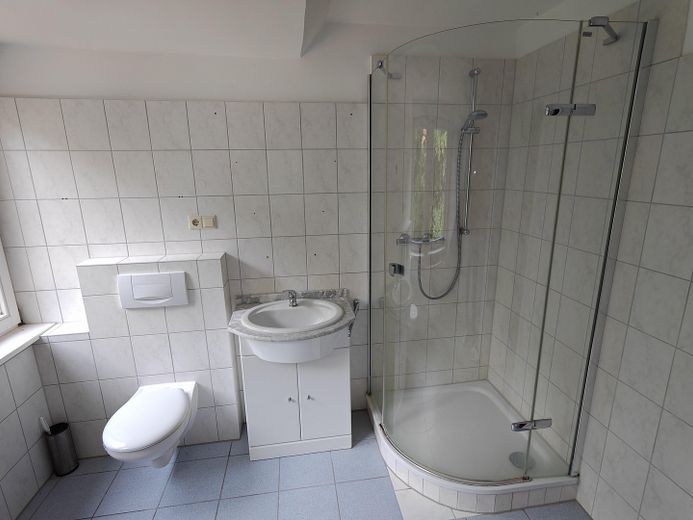 Ehemaliges Pfarrhaus in Oldenstadt zu verkaufen – Bad I OG mit Dusche