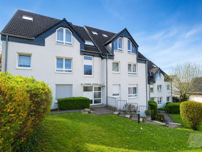 Solides Investment mit Zukunft: Zwei Mehrfamilienhäuser mit 13 Wohneinheiten – Foto 1