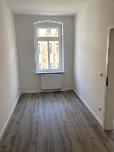 Zweitbezug nach Sanierung! Großzügige 3-Zimmerwohnung mit Laminat, Balkon, Wanne und Einbauküche! – IMG_1298