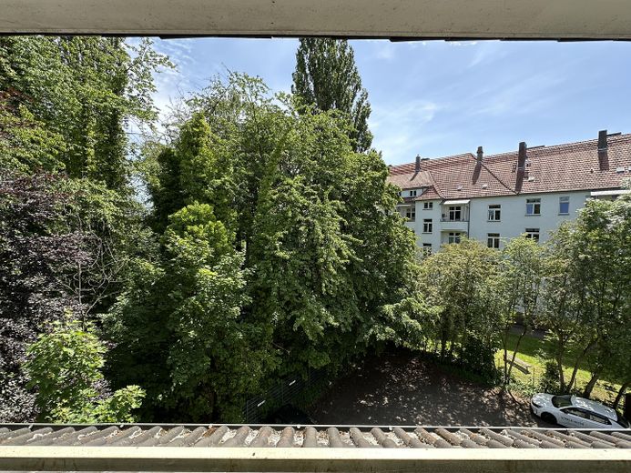 Kassel - Bad Wilhelmshöhe: Moderne 4 ZKB mit großer Terrasse – Blick von der Terrasse
