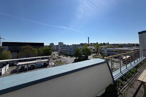 फिजियोथेरेपी के लिए साझा प्रैक्टिस के रूप में आदर्श – लगभग 245 m² + 102 m² टैरेस, फ्रैंकफर्ट में