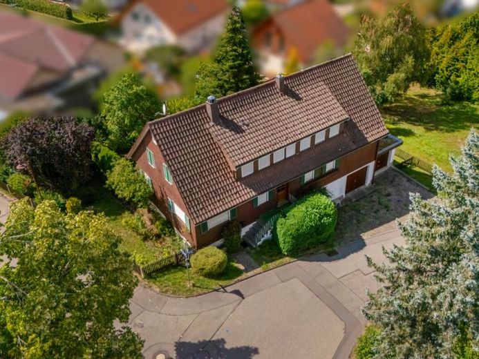 Przestrzeń dla wizji: dom dwurodzinny z urokiem, ogrodem i nieograniczonymi możliwościami! – Zdjęcie 1