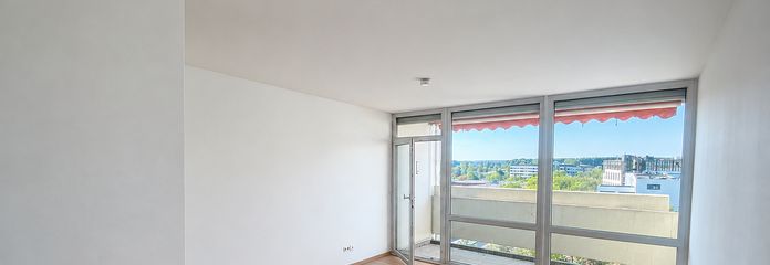 Appartement lumineux d’une pièce dans le nord de Ratisbonne – Wohnzimmer 