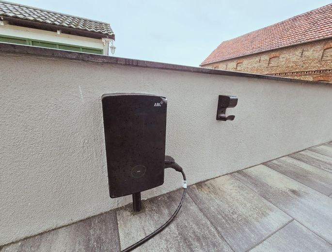 ​Arbeiten & Luxuriös Wohnen: Kernsaniertes Anwesen mit 114 m² Gewerbe-Areal & Autarkie-Technik – Wallbox
