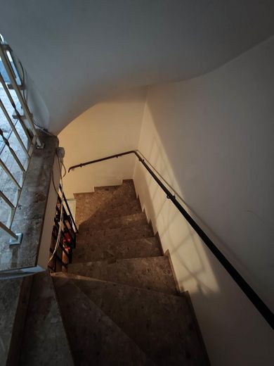 Casa a schiera centrale con 4 locali e garage – Treppe