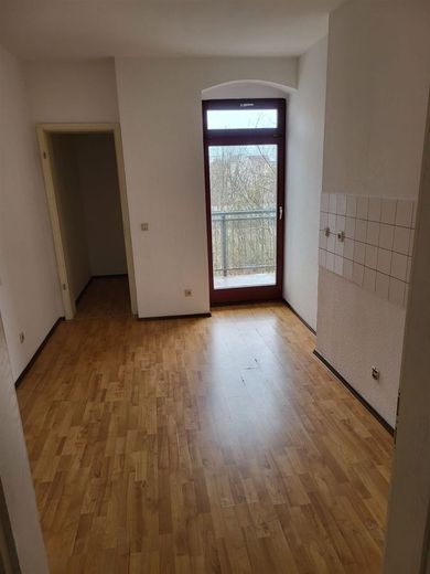 Großzügige 2-Zimmer mit Balkon, EBK, Wannenbad und Laminat in zentraler Lage! SP mgl. – Foto Nachbarwohnung