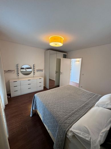 Exklusive, sonnige Familienwohnung - 4-ZKB mit Balkon direkt am Rebstockpark – Schlafzimmer 1