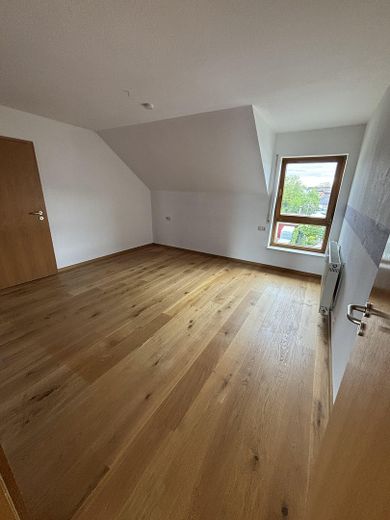 große und gepflegte Maisonettewohnung – Zimmer - 1. Stock der Whg.