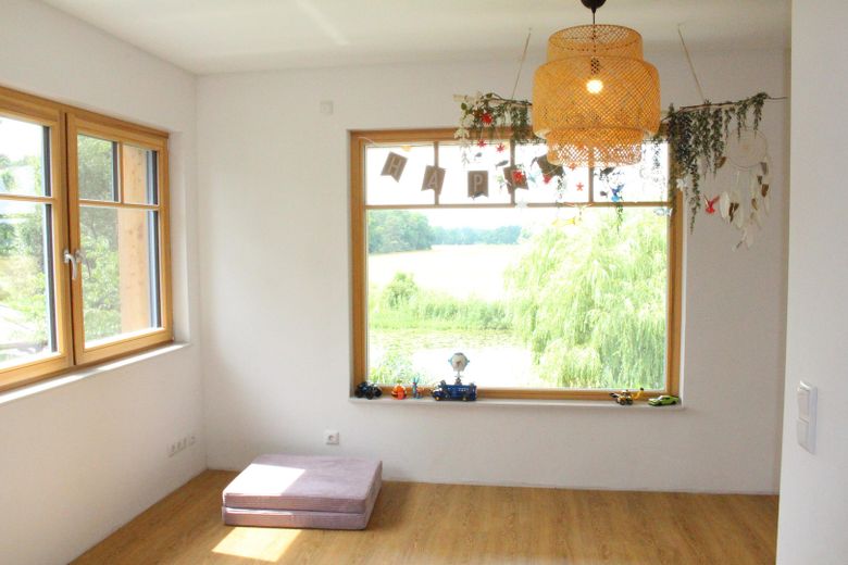 Exklusives Wassergrundstück mit 47 Metern privater Uferfront – OG - Kinderzimmer 1 (a)