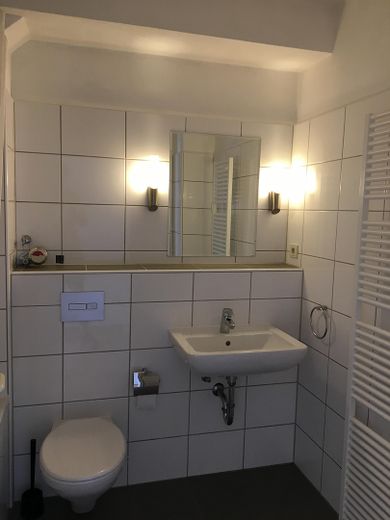 Provisionsfrei: perfekte Kapitalanlage - gut vermietetes Apartment – Wannenbad
