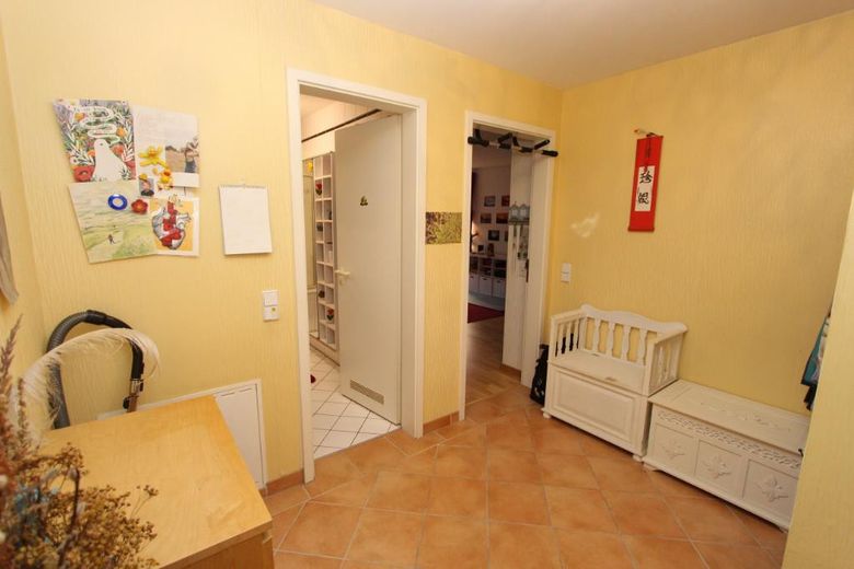 2 odalı Pankow dairesi; balkon, bahçe, bisiklet bodrumu, bodrum deposu (yeraltı otoparkı) – Flur