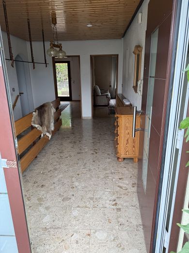 Verkauf eines Einfamilienhauses mit Doppelgarage und großzügigem Garten – Foto 11