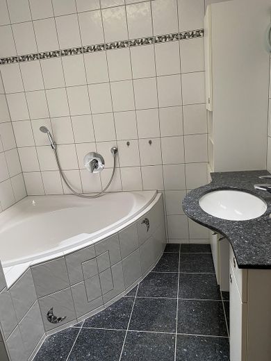 Casa a schiera di testa in posizione residenziale tranquilla a Untereisesheim – Bad