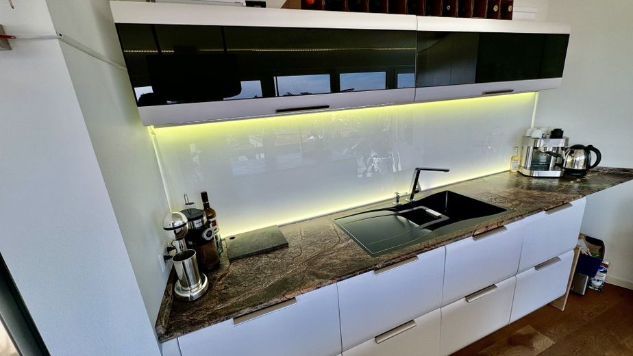 Küchenzeile mit LED