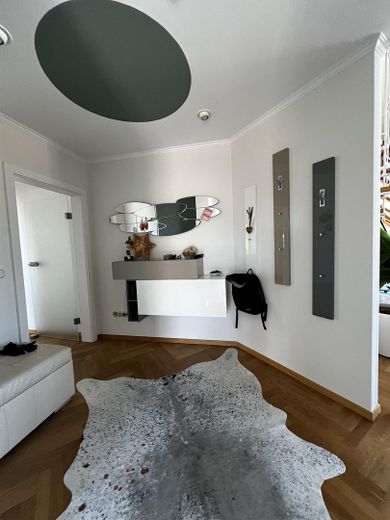 Außergewöhnliche Wohnung mit 187qm Grundfläche, Dachterrasse und Südbalkon – Flurbereich