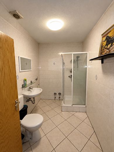 Appartement en copropriété de 3 pièces bien entretenu avec cuisine équipée et place de stationnement à Büdingen-Rinderbügen – Photo 7