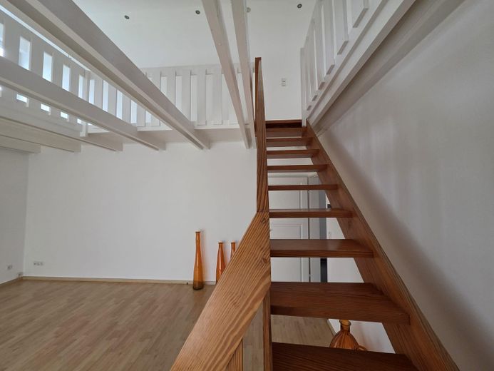 Israelsdorf: Gepflegtes EFH mit Einliegerwohnung nahe Naturschutzgebiet – Blick Wz. ELW zur Galerie