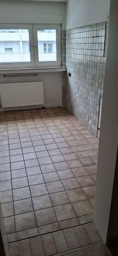 sonnige Wohnung mit Weitblick – Küche rechte Seite