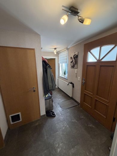 *Gegen Gebot*Bauernhaus / Hofreite  mit Nebengebäude* – Eingangsbereich 