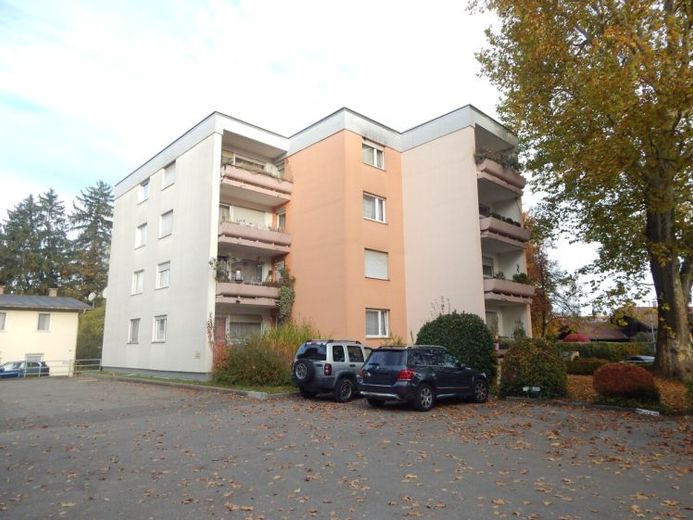 Vermietete, helle 2-Zimmer-Wohnung in Salzburghofen mit Balkon, Aufzug & zwei Stellplätzen – Foto 1