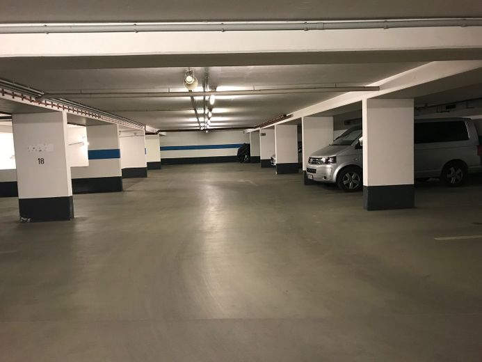 Nähe Alex / Rosa Luxemburg Platz 24/7 Service TG Stellplatz – Foto 1