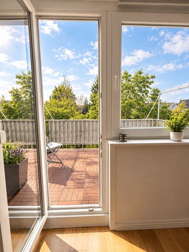 Wohnen über den Dächern Schwachhausens – 2 Zimmer, Dachterrasse und Grünblick – Dachterrasse