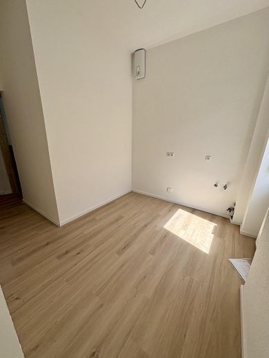 Erstbezug nach Renovierung! 3-Zimmerwohnung in top Lage! – Küche leer