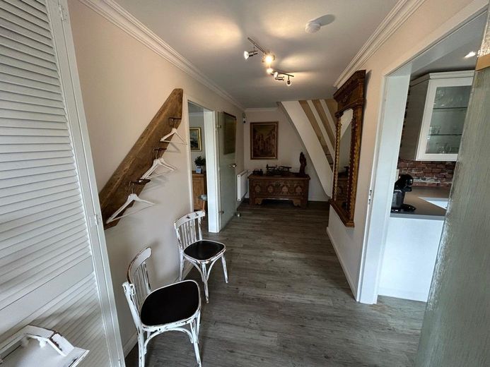 Exquisites, saniertes Bauernhaus mit Einliegerwohnung und Doppelcarport - Eine besondere Immobilie – Eingang Einliegerwohunng
