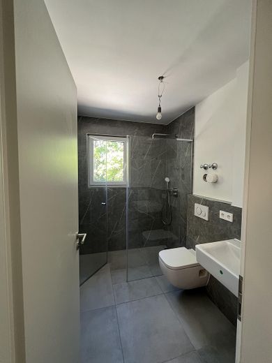 Wunderschöne, lichtdurchflutete 2 Zimmer Wohnung – Foto 3